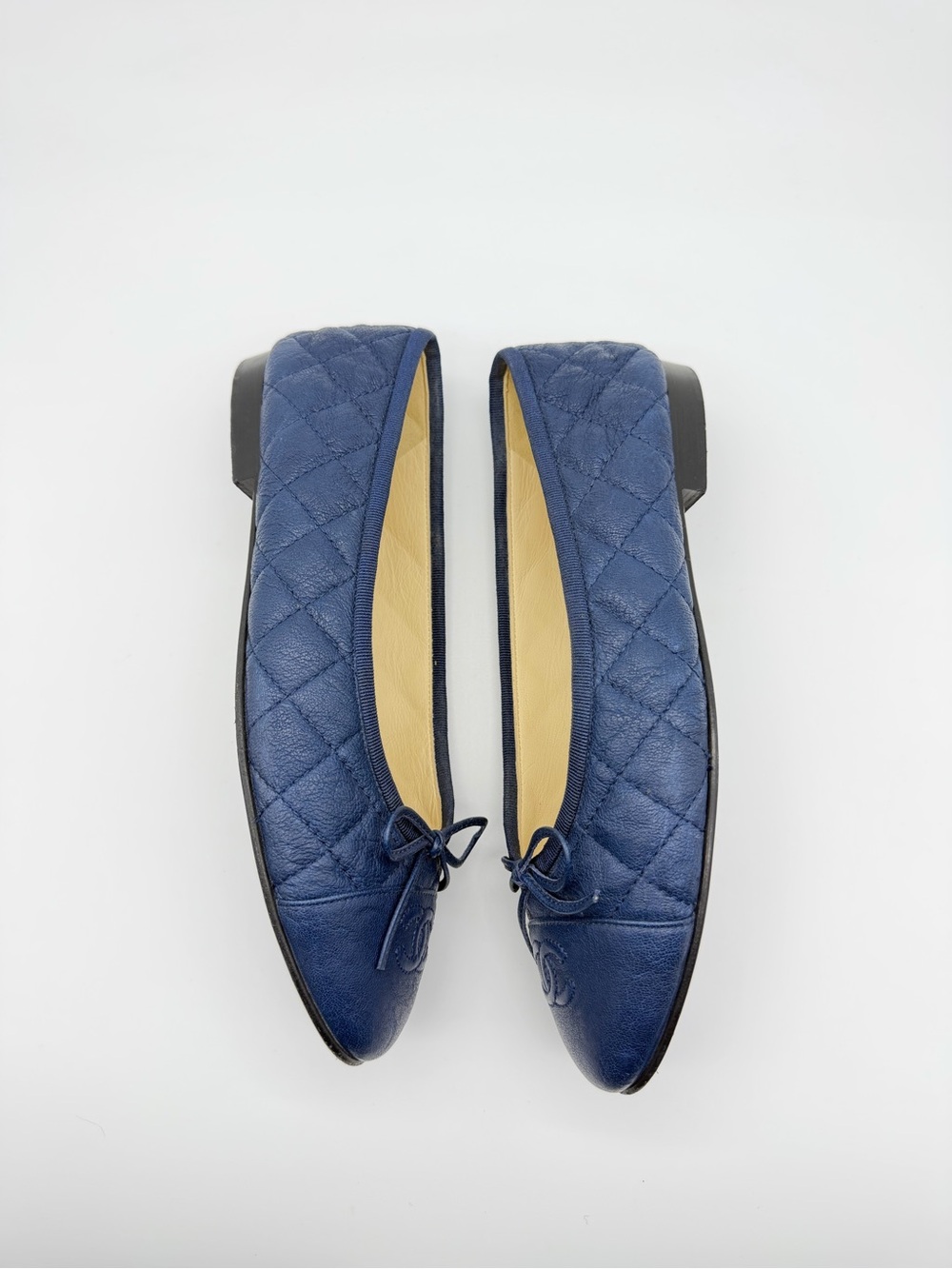 CHANEL Quilted Aged Calfskin Leather Flats - Picture 5 of 12